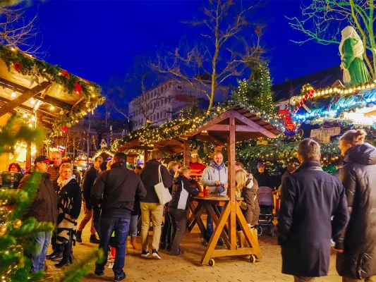 Bild: Buntes Programm zum Start des Wolfsburger Weihnachtsmarktes 2025