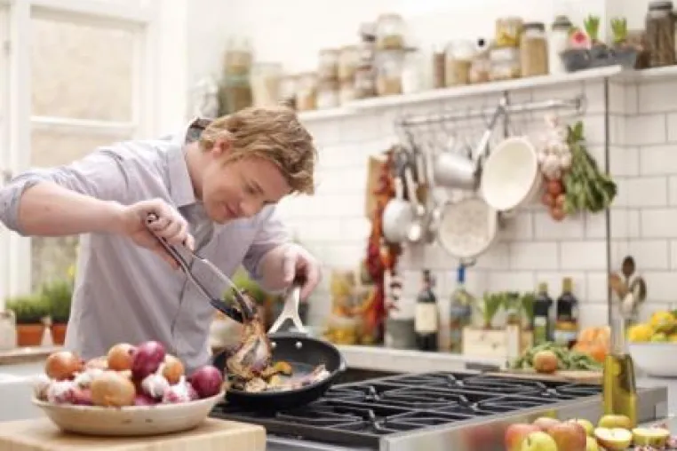 Bild: „meine Familie & ich“ und Tefal rufen zum Wettbewerb Cooking Star 2008