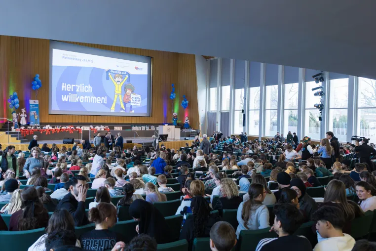 Bild: „Powerwichtel – Auf Mathemission zur Energie der Zukunft“ – Festliche Preisverleihung der Mathe-Adventskalender 2025