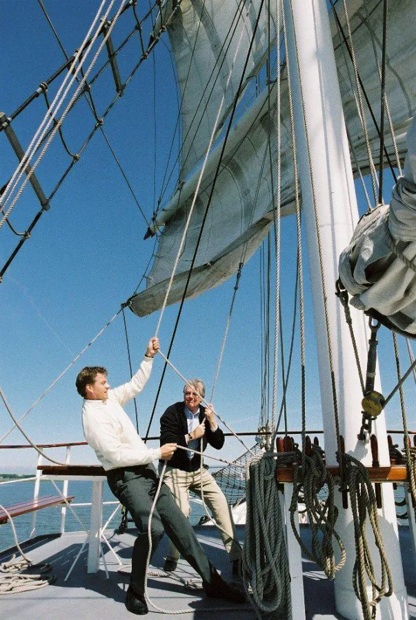 Betriebsausflug auf einem traditionellen Segelschiff mit NAUPAR - da ist Teamwork gefragt!