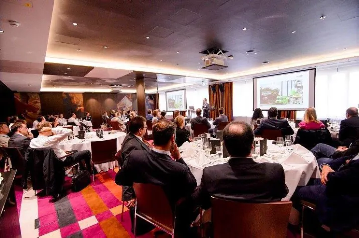 HR Stuttgart: Personalentscheider im Dialog Bild: HR Stuttgart: Personalentscheider im Dialog