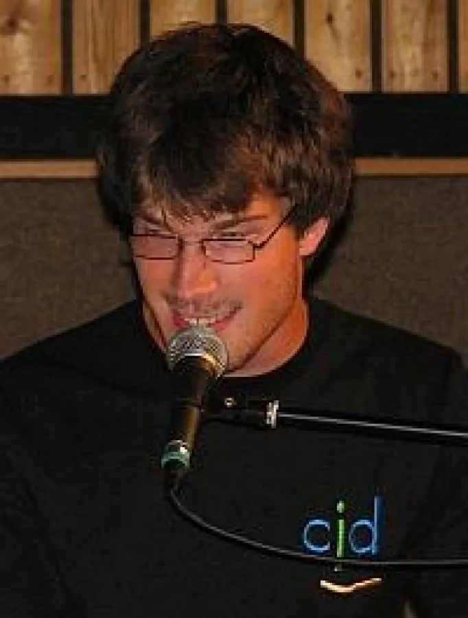 Josmar Dietrich, Gartenbaufachwerker und zugleich engagierter Drummer der Jugenddorfband, erhielt einen Preis für seine Verdienste um die Gemeinschaft (Bild: wort.laut).