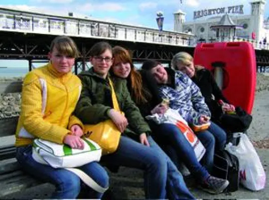 Bild: Film & Win – Schülerreporter für Sprachurlaub wählen und gewinnen