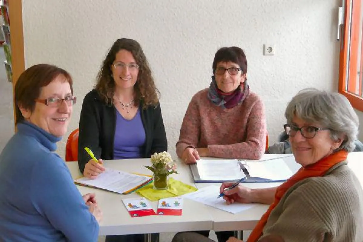 Ulrike Stutzmüller (li., Leitung Qualitätsmanagement St. Gallus-Hilfe) und die Fürsprecherinnen.