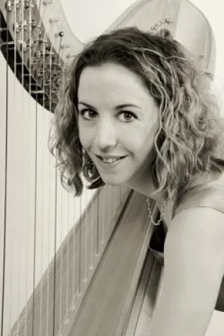 „MOMENTS DE HARPE“ – neue CD mit Harfenmusik aus vier Jahrhunderten – und eine Weltersteinspielung Bild: „MOMENTS DE HARPE“ – neue CD mit Harfenmusik aus vier Jahrhunderten – und eine Weltersteinspielung