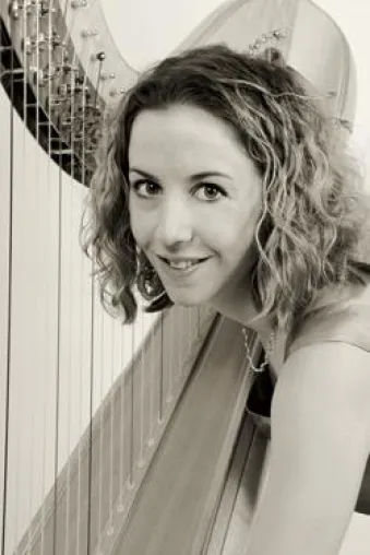 Bild: „MOMENTS DE HARPE“ – neue CD mit Harfenmusik aus vier Jahrhunderten – und eine Weltersteinspielung