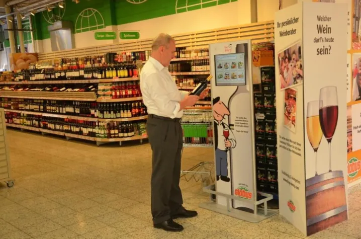 Bild: Frag‘ Henry!® rechnet sich: Globus rollt digitalen Sommelier aus