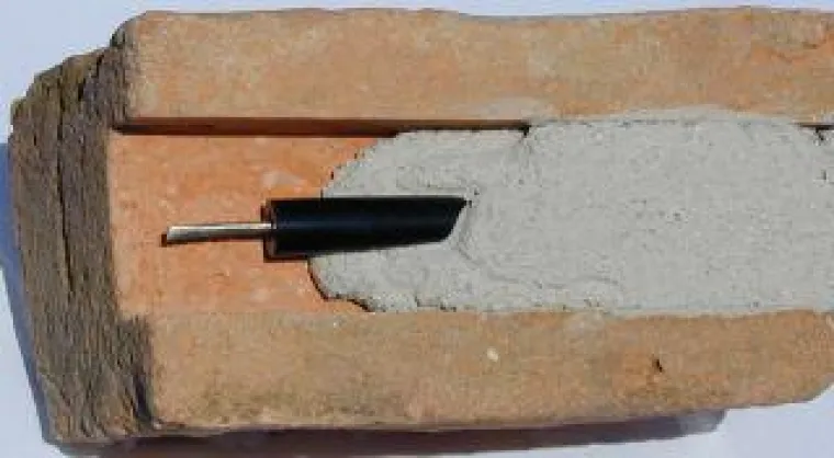 Bild: Horizontalsperre und Vertikalsperre ohne chemische Mittel ?