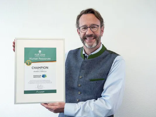 Bild: HANSALOG Services im Produktbereich „Payroll Services" mit Prädikat „CHAMPION" ausgezeichnet