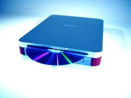 Bild: CD-ROMsize PC II - der kleinste PC der Welt