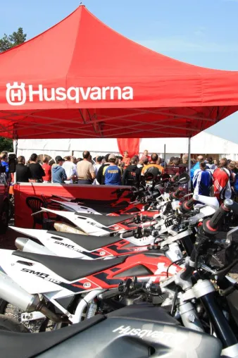 Bild: HUSQVARNA UNTERWEGS MIT MOTORRAD ACTION TEAM