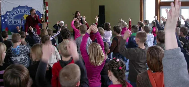 "KINDERLIEDBÜHNE" M-V bringt MUSIK STATT GEWALT „Sehr empfehlenswert. Dankeschön“ Bild: "KINDERLIEDBÜHNE" M-V bringt MUSIK STATT GEWALT „Sehr empfehlenswert. Dankeschön“