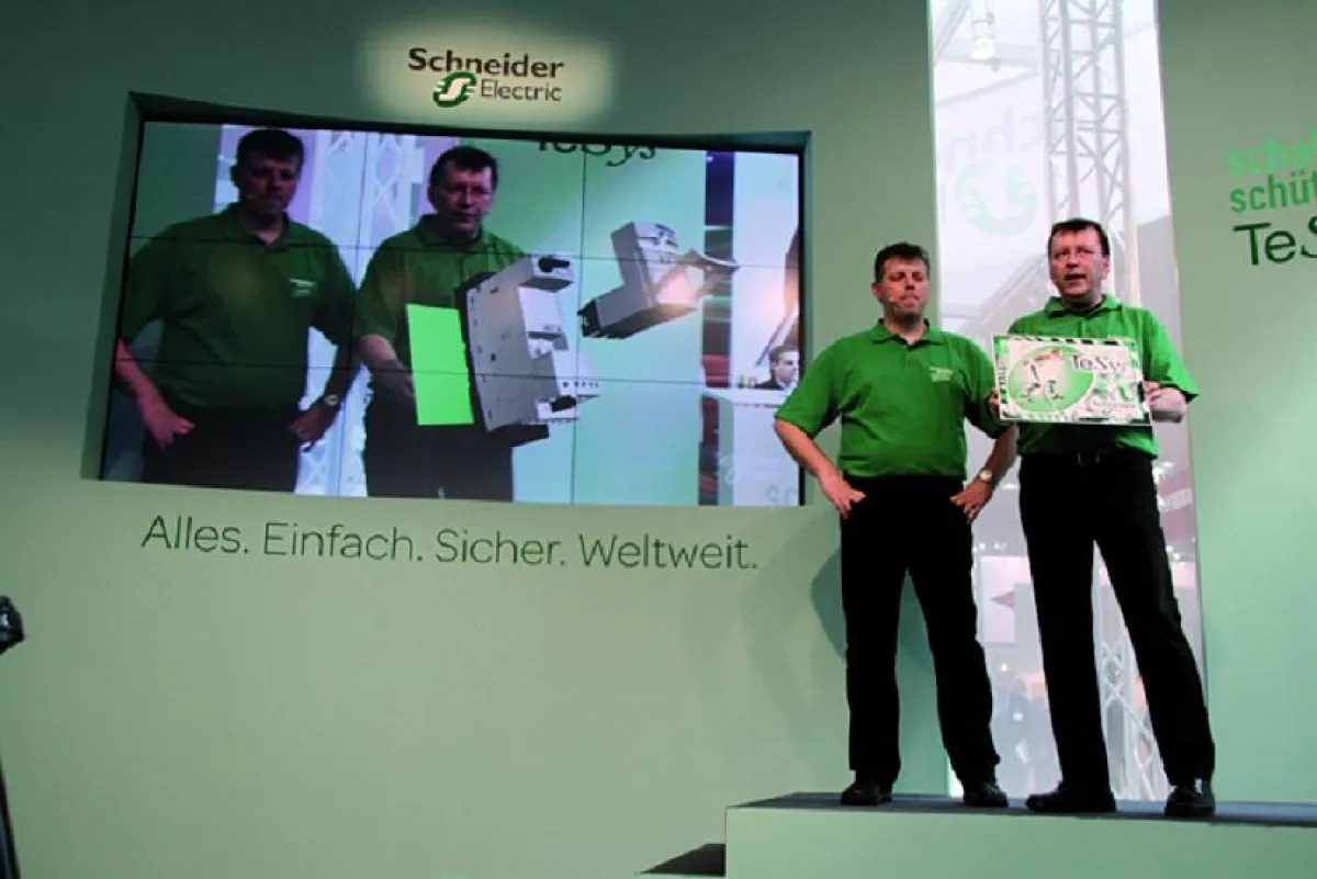 Bühnenshow auf der Hannovermesse mit Augmented Reality