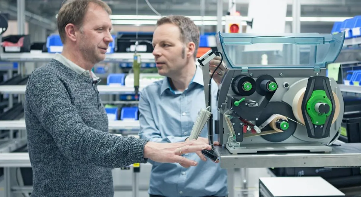 Nach dem Druck der Etiketten prüfen Scanner die Druckqualität