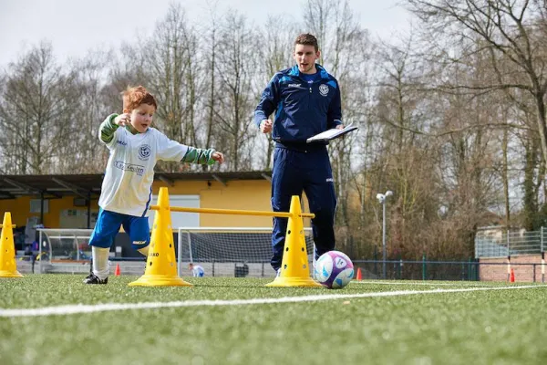 Bild: Früh übt sich: Individuelle Förderung für junge Kicker