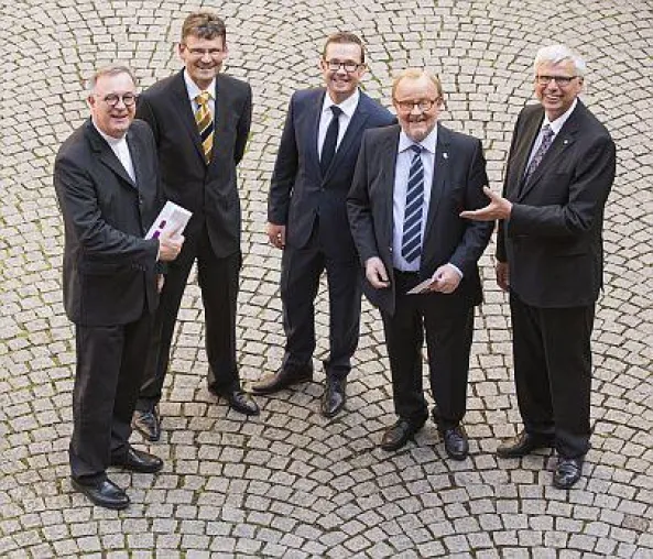 Dr. Christoph Rösel als Generalsekretär der Bibelgesellschaft eingeführt Bild: Dr. Christoph Rösel als Generalsekretär der Bibelgesellschaft eingeführt