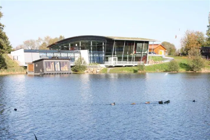 Bild: Ein besonderes Naturerlebnis: Sauna "im" See