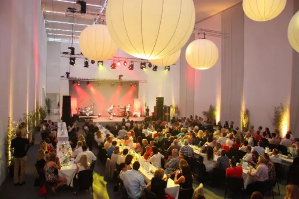 Bild: LENZevents unterstützt Mitarbeiterfest zum Jubiläum der Kasseler Bank