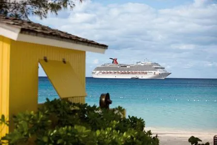 Bild: Mehr Karibik geht nicht – Carnival Cruise Lines kreuzt 2014/15 mit 19 Schiffen durch die Inselwelten