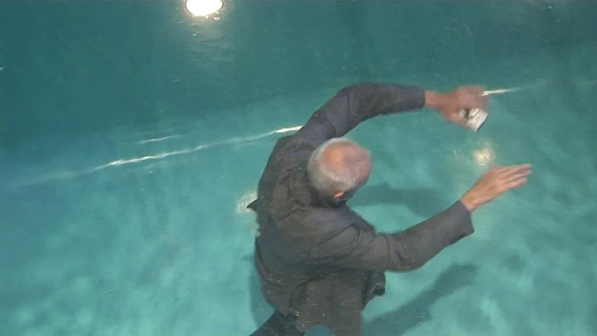 Leandro Erlich: Swimming Pool. Installation im P.S.1 Contemporary Art Center, New York