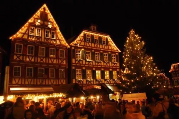 Bild: Tapetenwechsel zur Adventszeit: Weihnachtsmarkt-Hopping im Nördlichen Schwarzwald