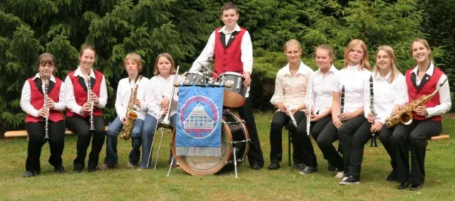 Das Blasorchester Duvenstedt bildet junge Musiker aus Bild: Das Blasorchester Duvenstedt bildet junge Musiker aus