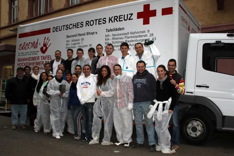 Alpensped-Mannschaft packt an Bild: Alpensped-Mannschaft packt an