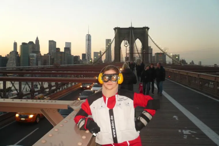 Bild: Family Days mit Alterssimulation – Der SD&C Alterssimulationsanzug Senior Suit ® erreicht New York