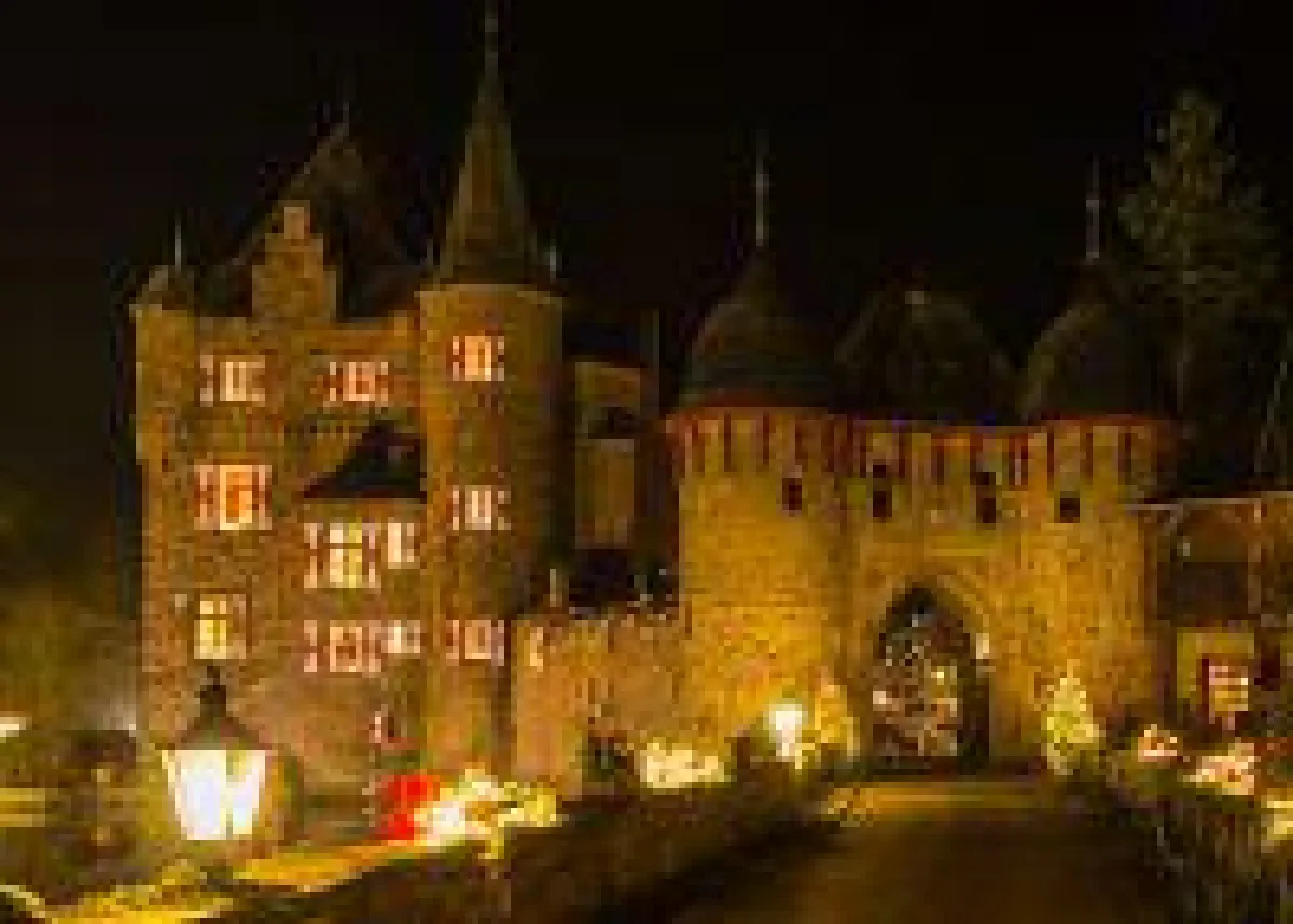 Weihnachten Burg Satzvey. Fotograf: Mike Göhre/Der Fotoschmied