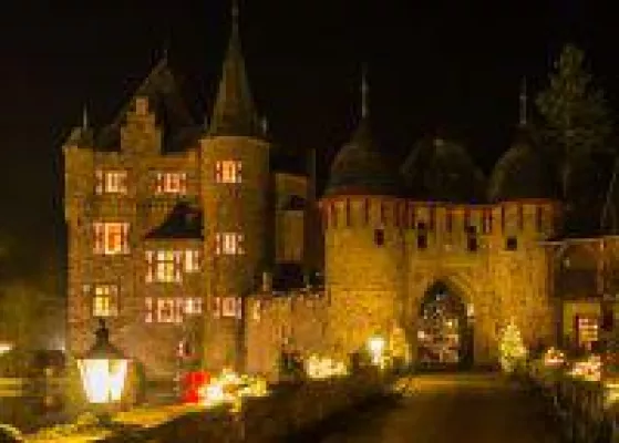 Zauberhafte Weihnachten auf Burg Satzvey Bild: Zauberhafte Weihnachten auf Burg Satzvey