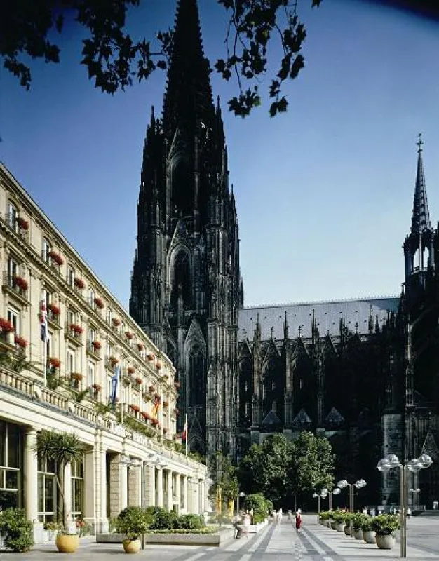 Das Dom Hotel Köln wird von der Lammerting Immobilien Gruppe zum Fünf-Sterne-Plus Hotel aufgewertet