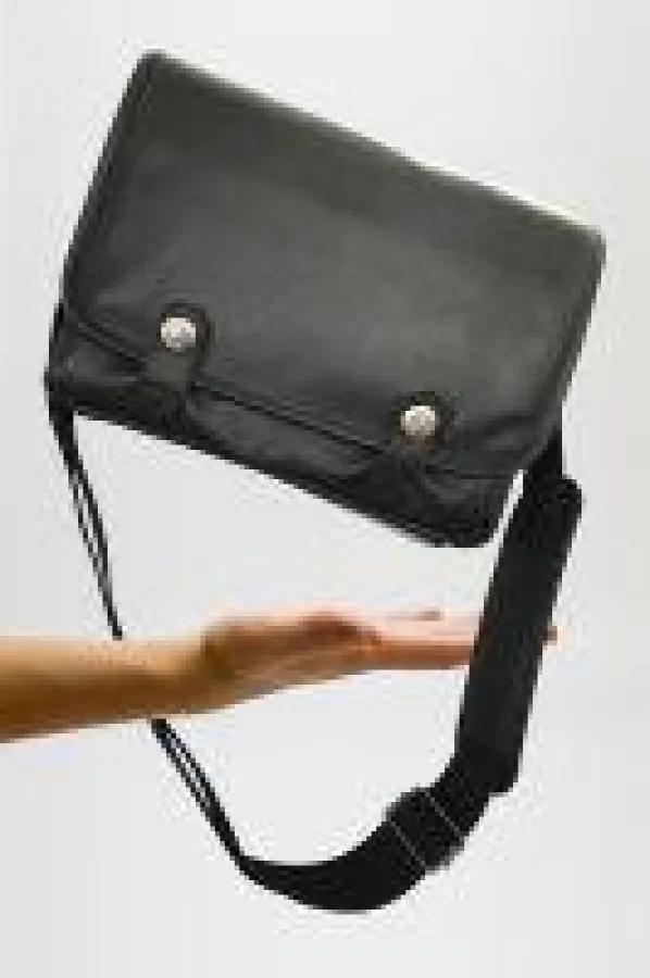 Die leichteste Ganzlederfototasche der Welt.