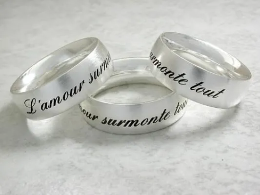 Bild: Der Amitié-Ring - Hightech-Schmuck aus der Goldstadt Pforzheim