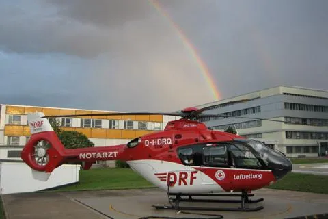 Richtiges Verhalten bei Gewittern – Tipps der DRF Luftrettung Bild: Richtiges Verhalten bei Gewittern – Tipps der DRF Luftrettung