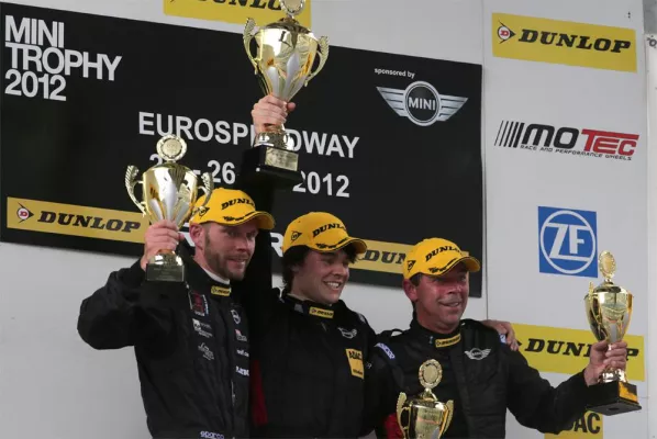 Bild: Thomas Tekaat siegt, Jürgen Schmarl verteidigt Tabellenspitze.