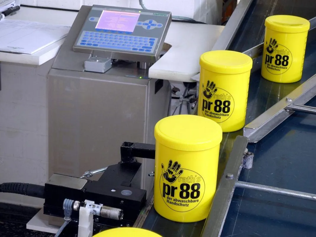 Aus der Vielzahl von abgespeicherten Druckbildern wird in der Produktion direkt am Drucker das benötigte ausgewählt.
