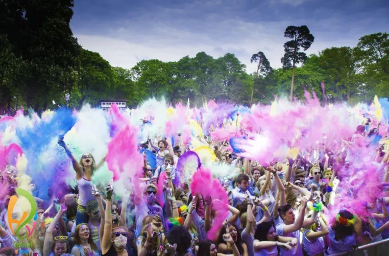 public:news betreut das Holi Festival of Colours Bild: public:news betreut das Holi Festival of Colours