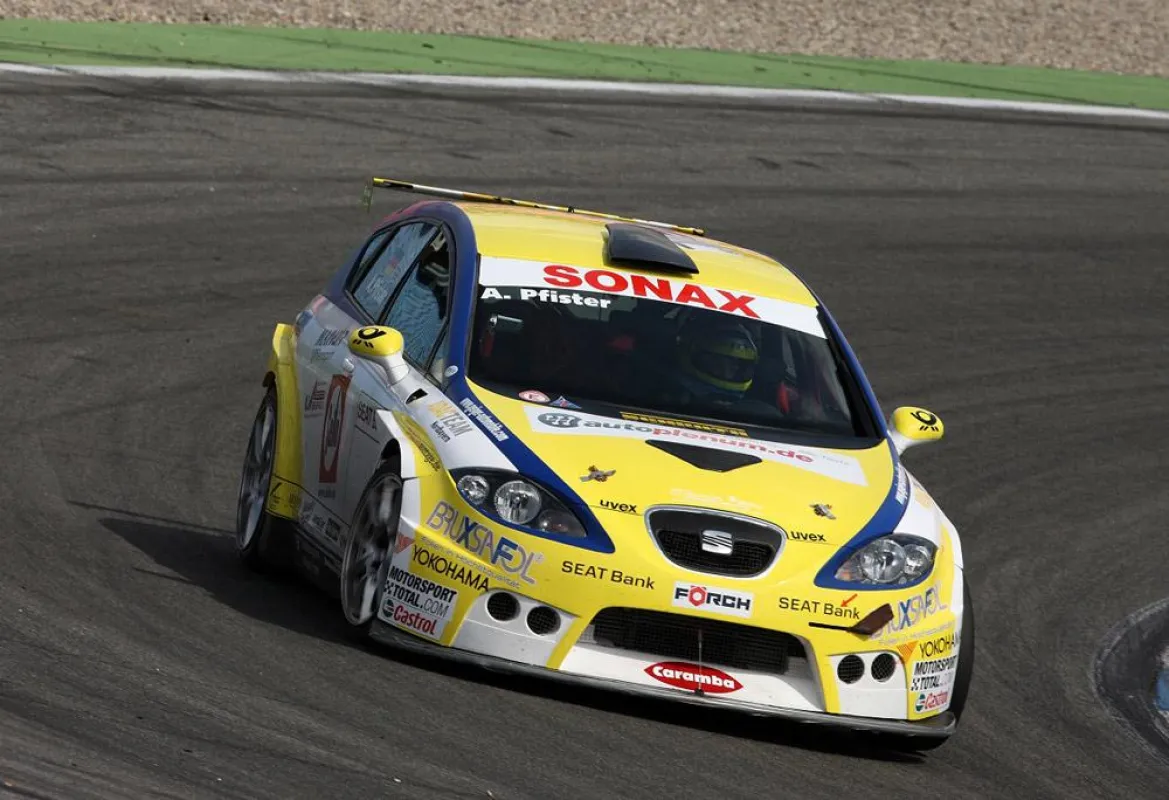 Rennfahrer werden mit Pfister Racing und dem ADAC