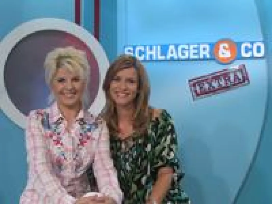 Linda Feller mit GoldStar TV-Moderatorin Sonja Weissensteiner (r.)