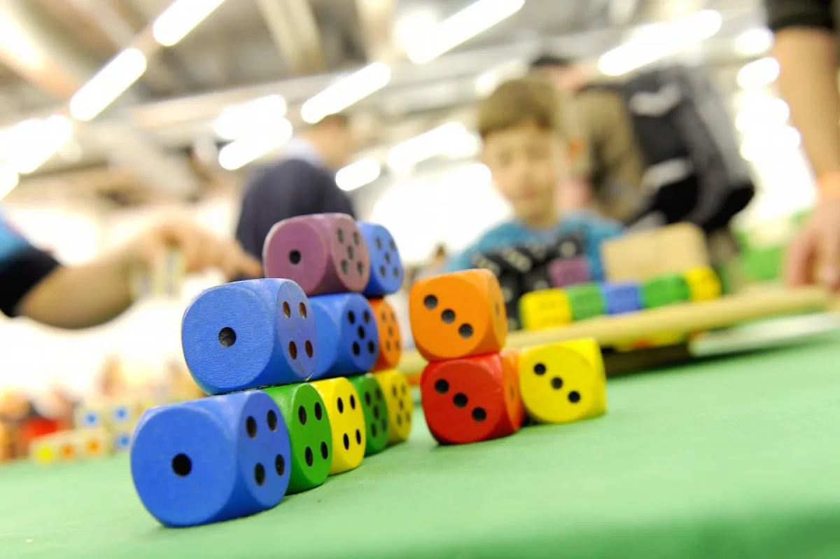 Bunte Würfelspiele auf der SPIELWIESN´ 2015. (07.11.2015) (c)MPA/Sperl)