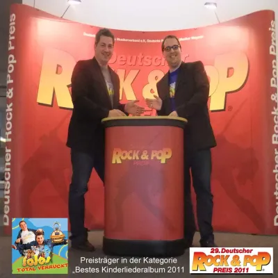 Bild: JOJOS werden ausgezeichnet in der Kategorie „Bestes Kinderliederalbum 2011“