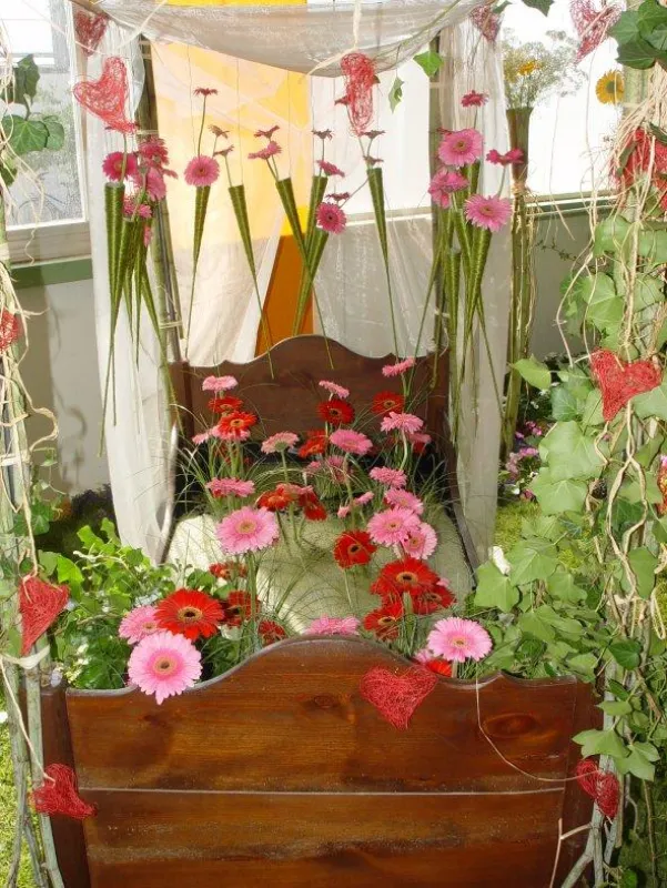 Ein Wasserbett aus Blüten lockt zu einer erfrischenden Abkühlung.