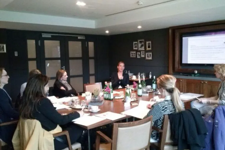 Bild: Workshop zum Thema „Praxismarketing“ des Zahnärztinnen Netzwerks in Hamburg sehr praxisnah