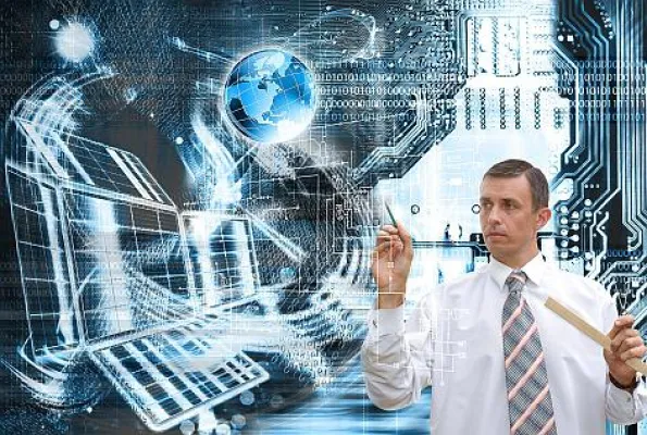 Neuer Bachelor-Studiengang verbindet Maschinenbau und Informatik Bild: Neuer Bachelor-Studiengang verbindet Maschinenbau und Informatik