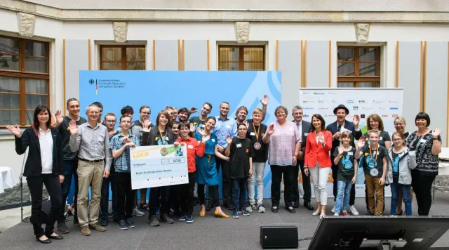 Bild: Energiesparmeister: Schule aus Sachsen holt Gold in bundesweitem Klimaschutz-Wettbewerb