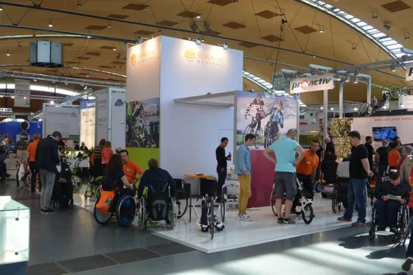 Bild: Hohe Nachfrage bei Sunrise Medical für Mobilitätslösungen auf der REHAB Messe 2015
