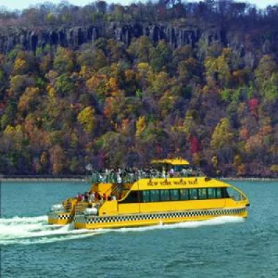 Bild: Willkommen, Herbst - Mit dem New York Water Taxi unterwegs auf dem Hudson River
