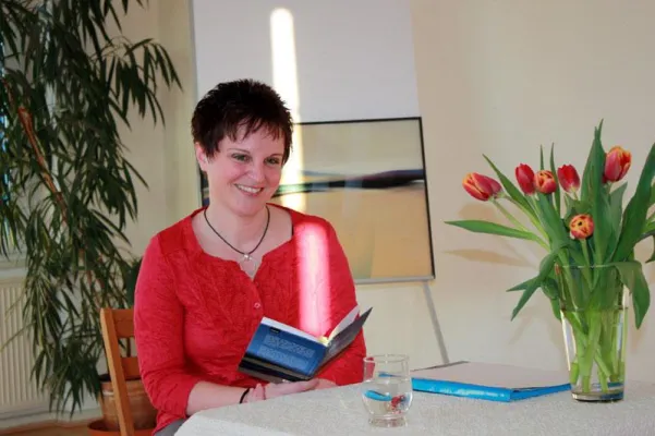 Bild: Wetzlarer Autorin Simone Guth stellte ihr Erstlingswerk vor