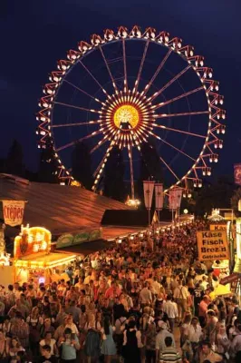 Bild: 200 Jahre Gäubodenvolksfest Straubing: Bayerns zweitgrößtes Volksfest feiert seinen 200. Geburtstag
