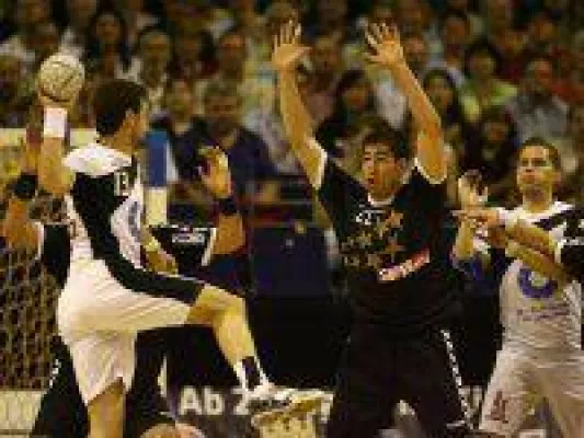 Handball Weltmeister geschlagen – 67 Treffer des All Star Spiels in Berlin landen in Toren aus Rothenburg Bild: Handball Weltmeister geschlagen – 67 Treffer des All Star Spiels in Berlin landen in Toren aus Rothenburg